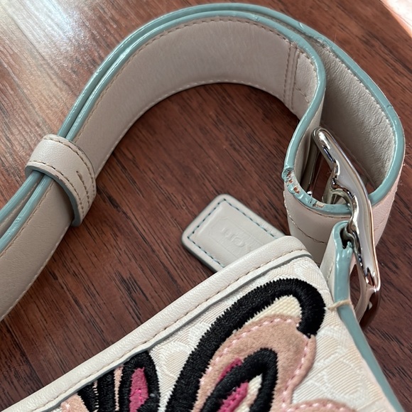 COACH Signature White Crossbody Shoulder Bag w/ Embroidered Floral & Bee Design - Picture 5 of 13